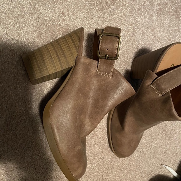 Charlotte Russe slip on heel booties *LOW START* - Picture 2 of 2